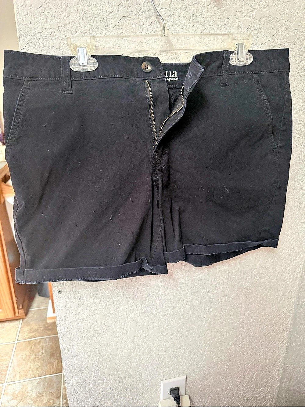 a.n.a Mid-Rise Twill Short 7" Inseam Shorts Black Waist 16